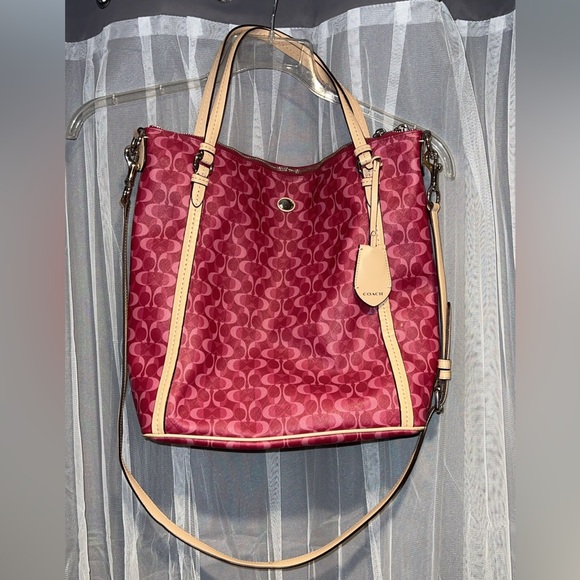 Coach Handbags - 🎀Coach tote pink🎀